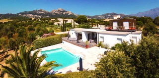 Villa avec piscine en Corse